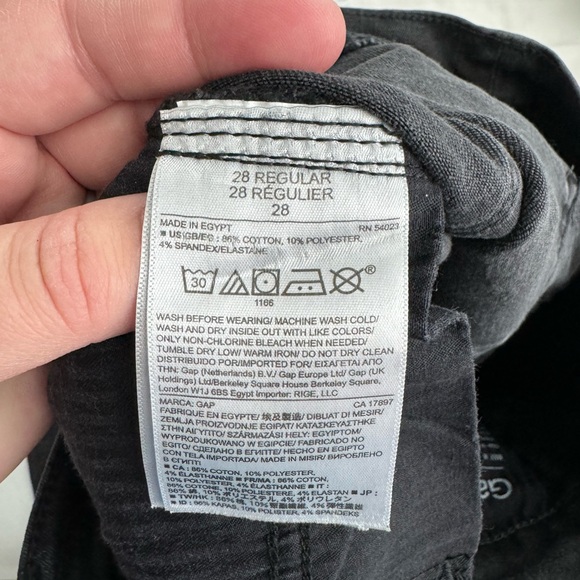 GAP Women’s true skinny jeans. Size 28 R. Washed black color. Barely worn! - Picture 6 of 6